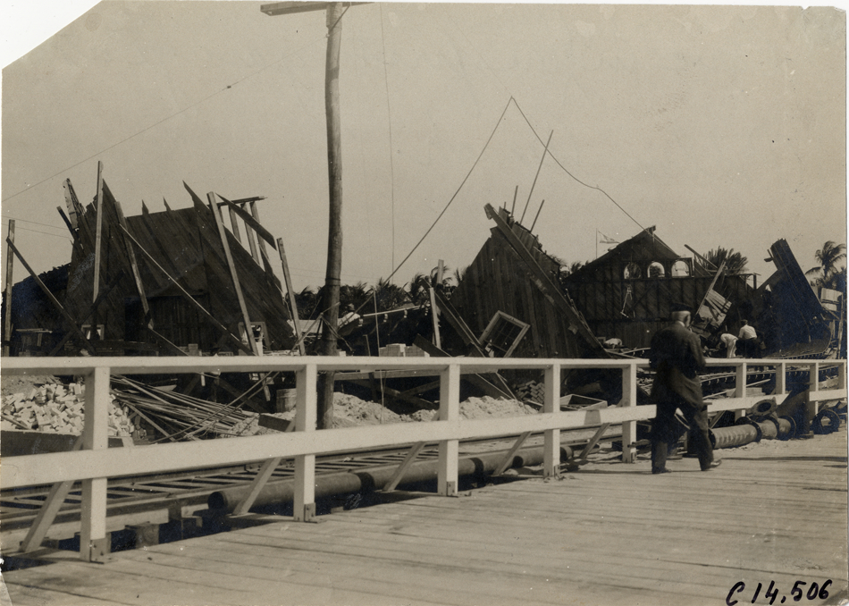 Collapsed garage, 1906 Ormond-Daytona races