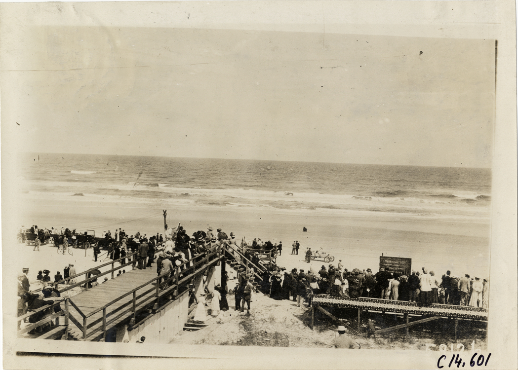 Spectators, 1910 Ormond-Daytona races