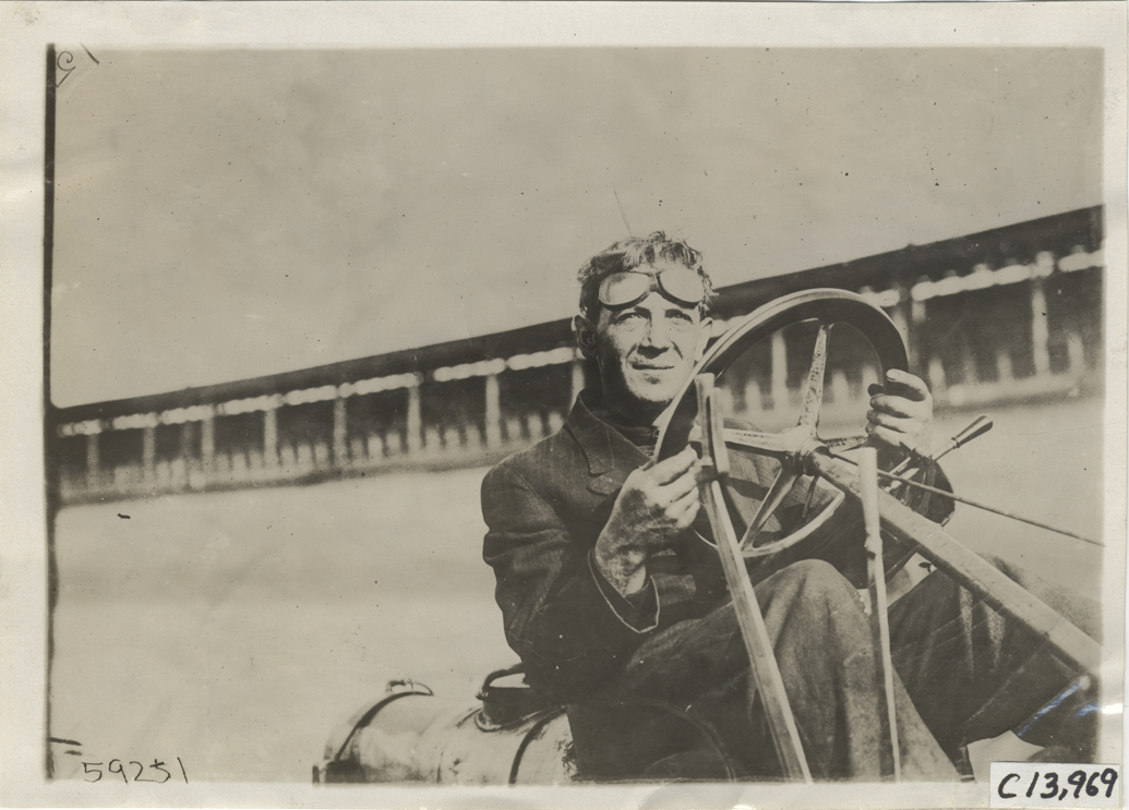 Racecar driver, 1910 Los Angeles races
