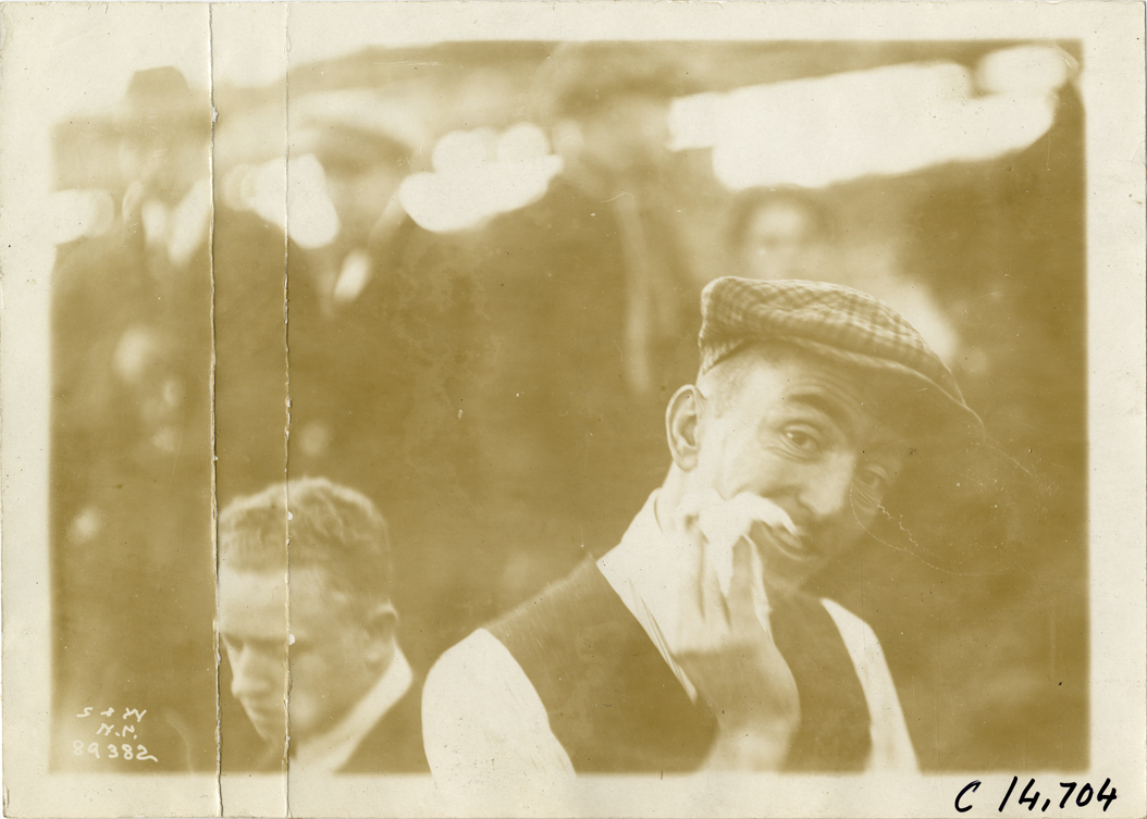 Men at 1915 Sheepshead Bay races
