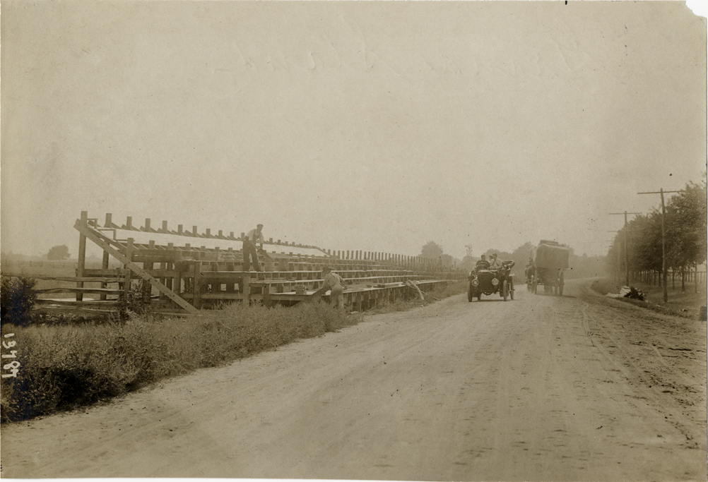 Grandstand under construction, 1906 Vanderbilt Cup races