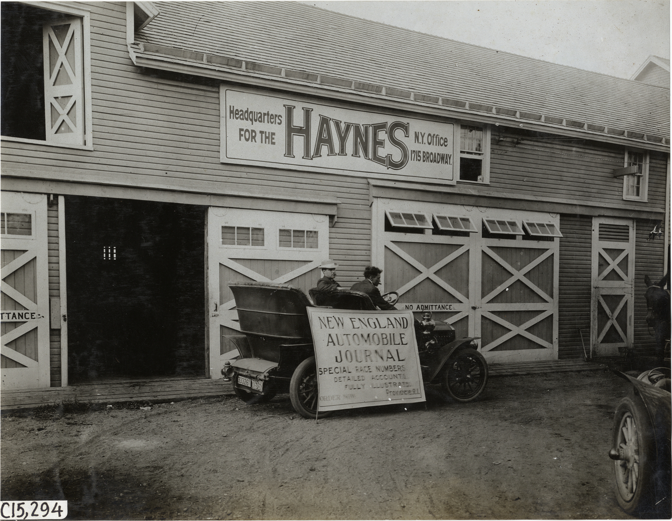 Motorists parked in front of Haynes headquarters, 1906 Vanderbilt Cup races