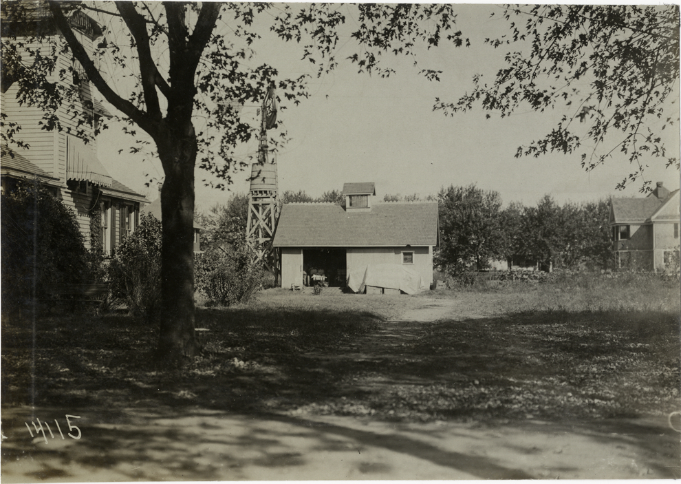 Garage and windmill, 1906 Vanderbilt Cup races