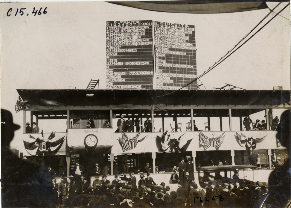 Scoreboard and press stand, 1908 Vanderbilt Cup races