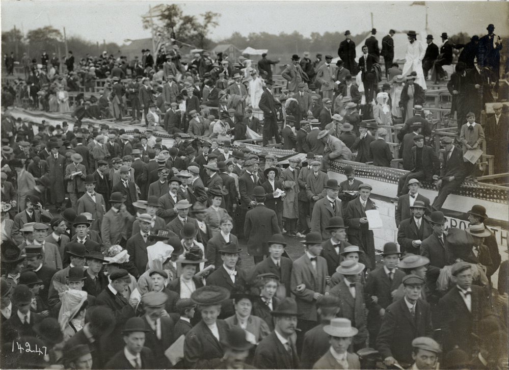 Spectators, 1906 Vanderbilt Cup races