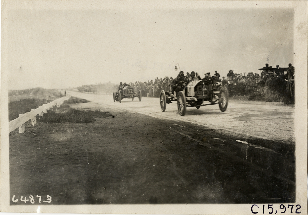 Automobile race, 1910 Vanderbilt Cup races