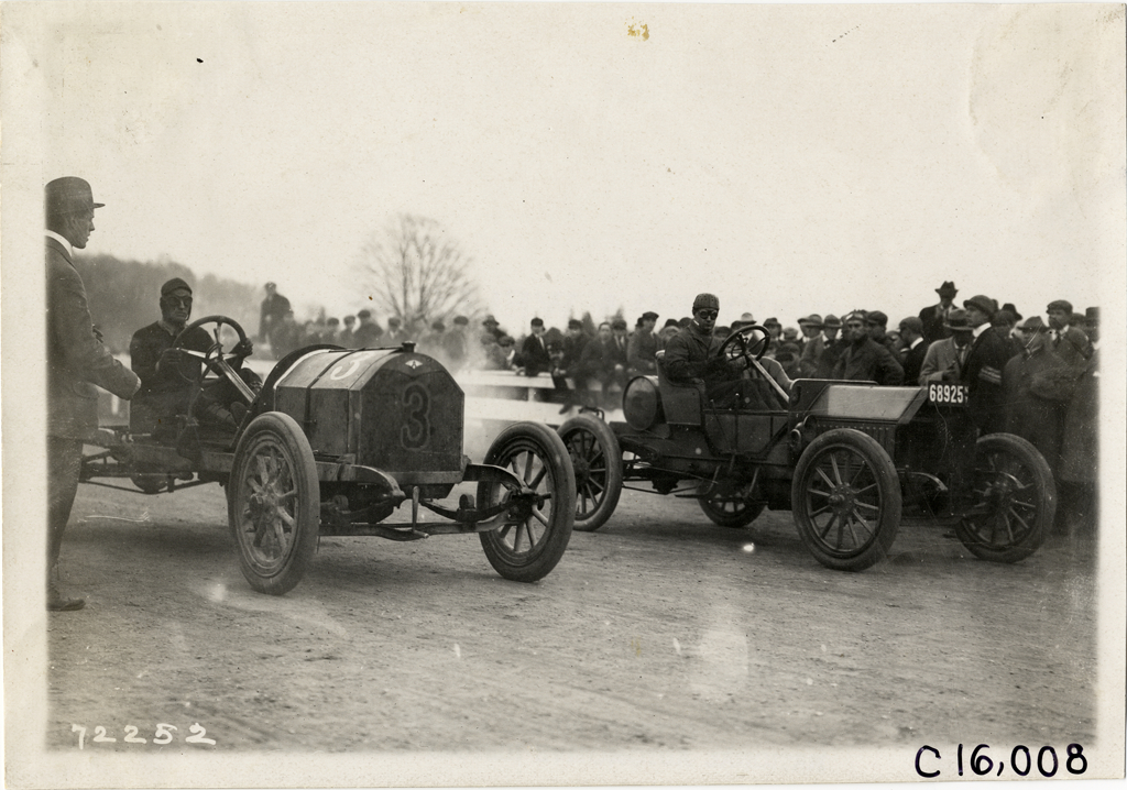 Racecars at starting line, 1911 White Plains races