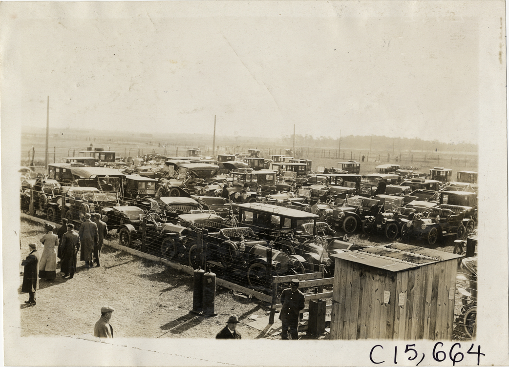 Automobiles in parking lot, 1909 Vanderbilt Cup races