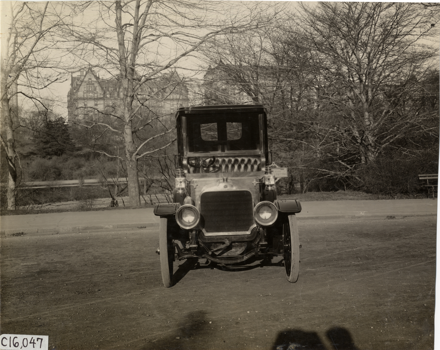 1909 Selden automobile