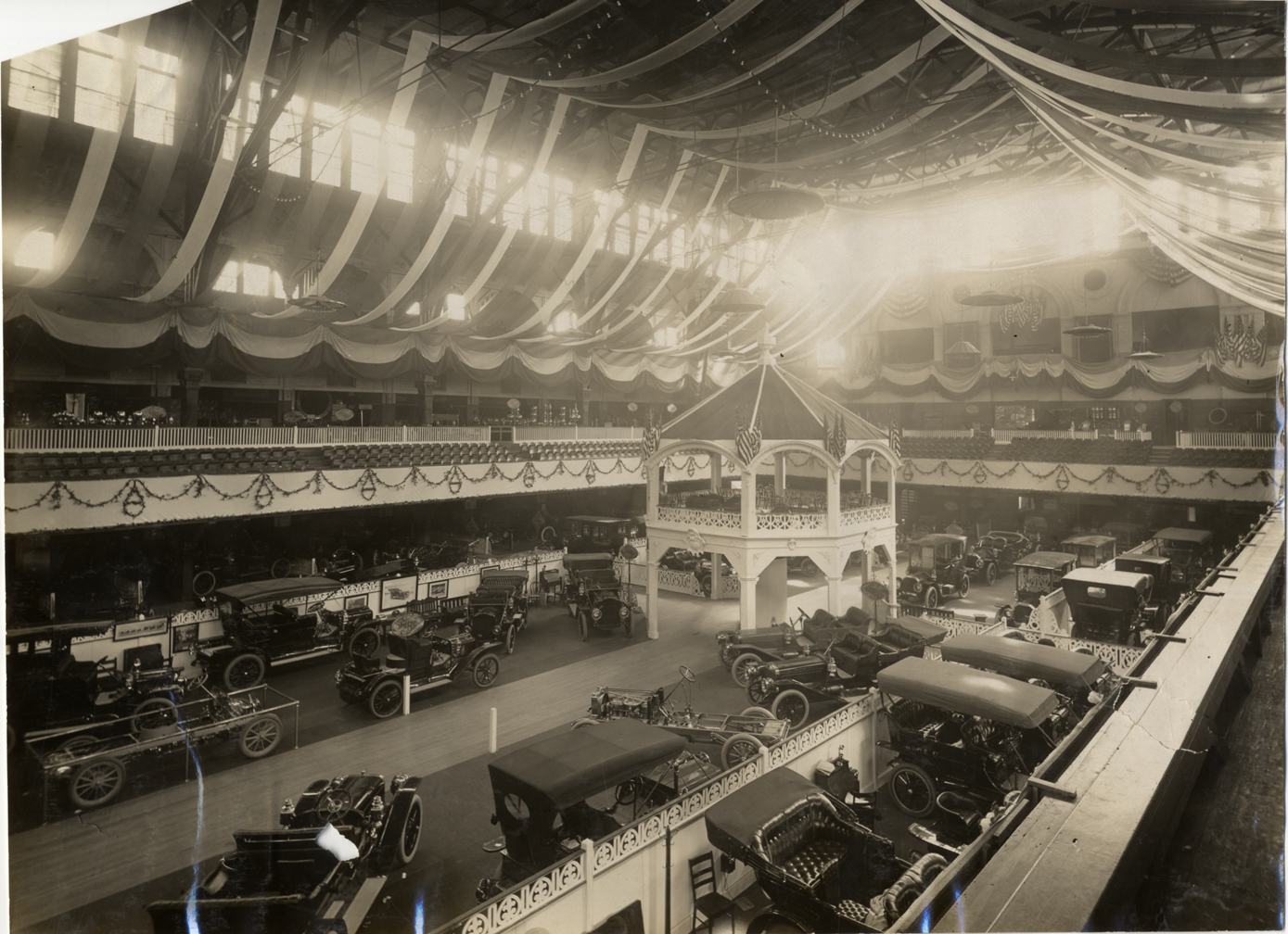 Automobiles on exhibit, 1909 Boston Auto Show