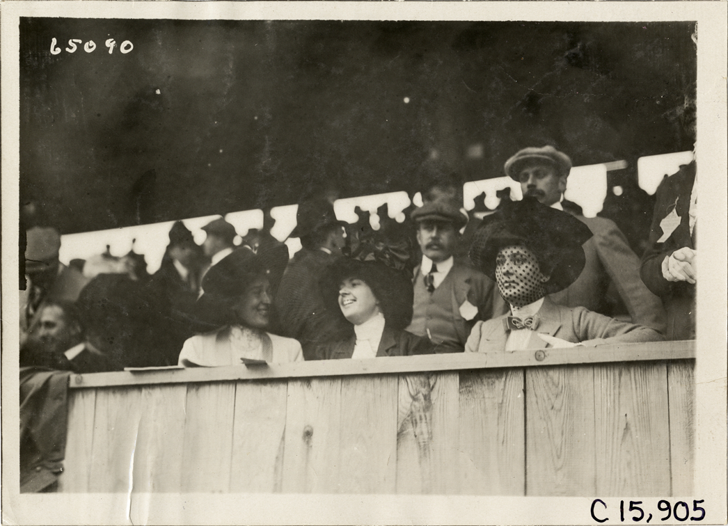 Spectators in grandstand, 1910 Vanderbilt Cup races