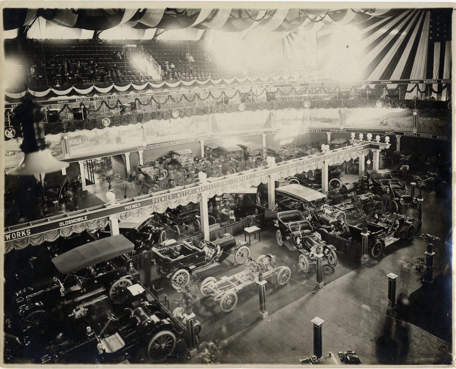 Automobiles on exhibit, 1909 Atlanta Auto Show