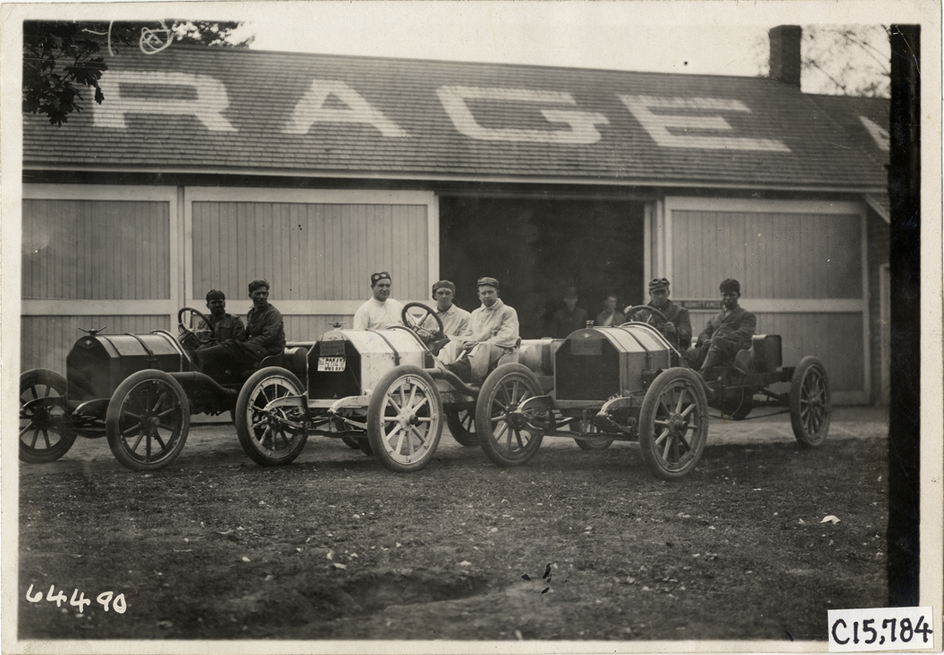 Drivers and passengers in racecars, 1910 Vanderbilt Cup races