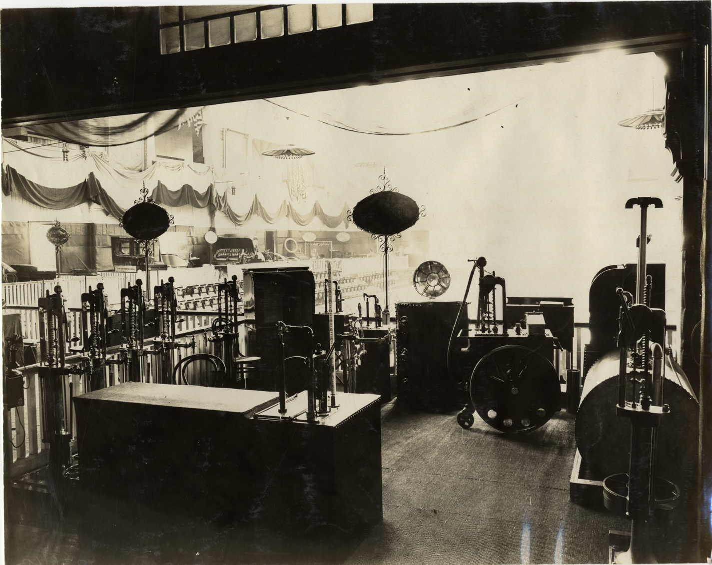 Motor oil exhibit, 1909 Boston Auto Show