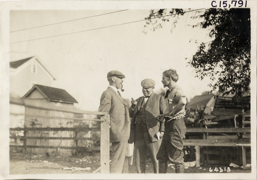 Three men, 1910 Vanderbilt Cup races