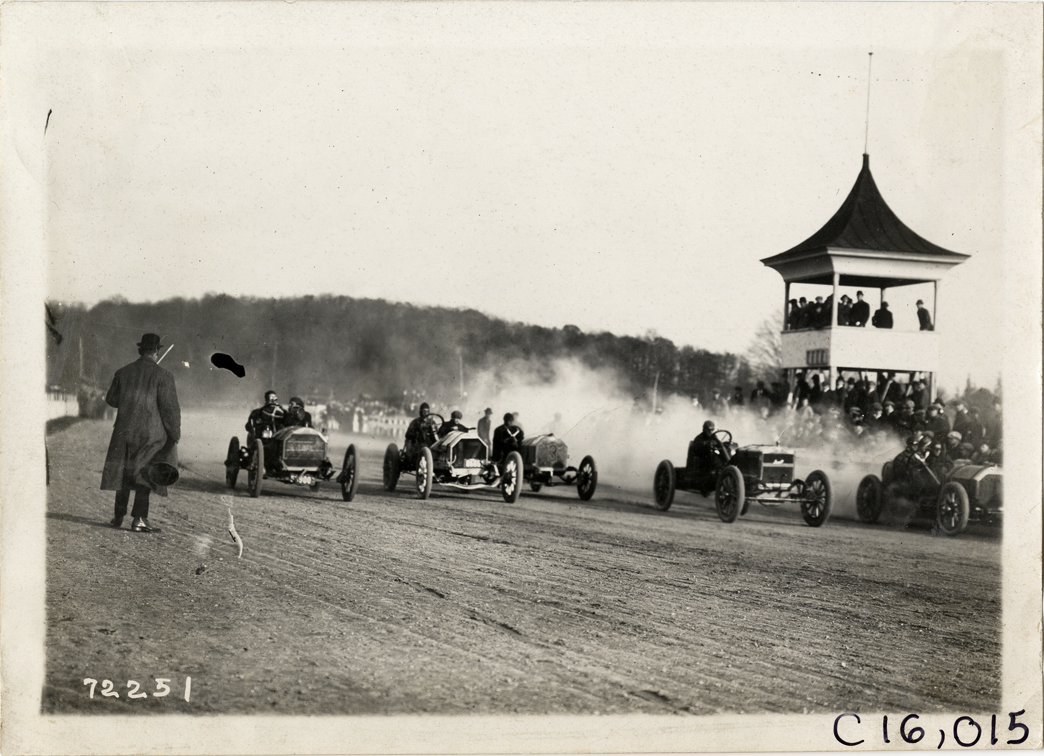 Racecars at starting line, 1911 White Plains races