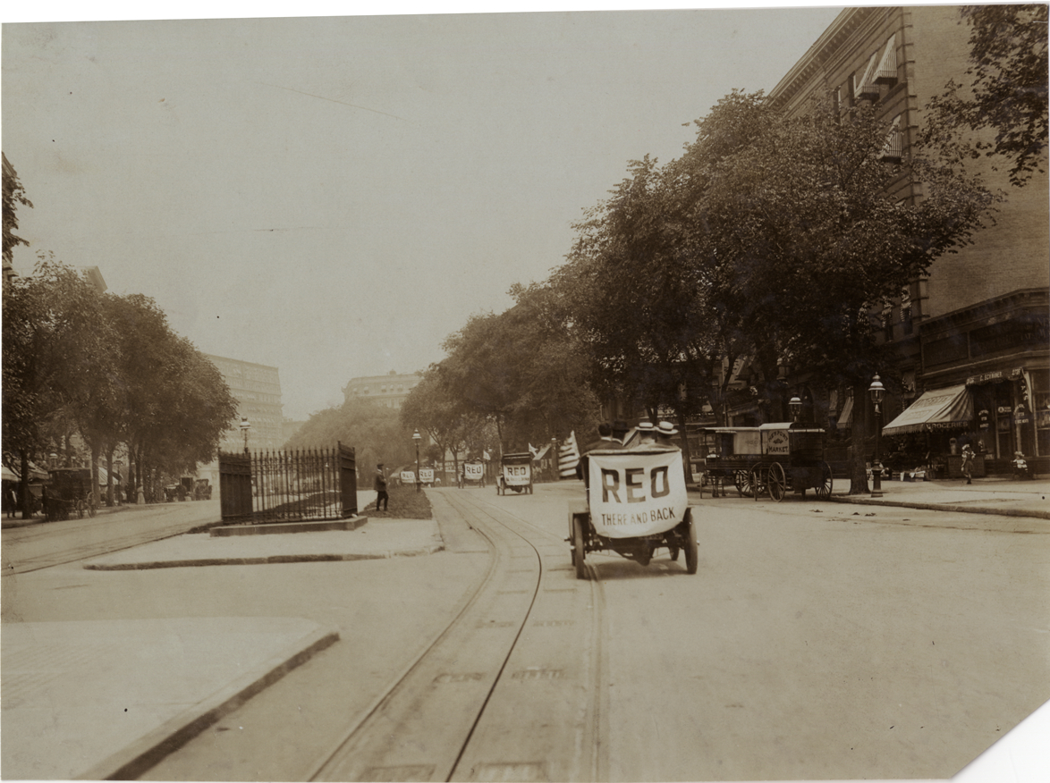 Automobiles from Reo Reception Committee