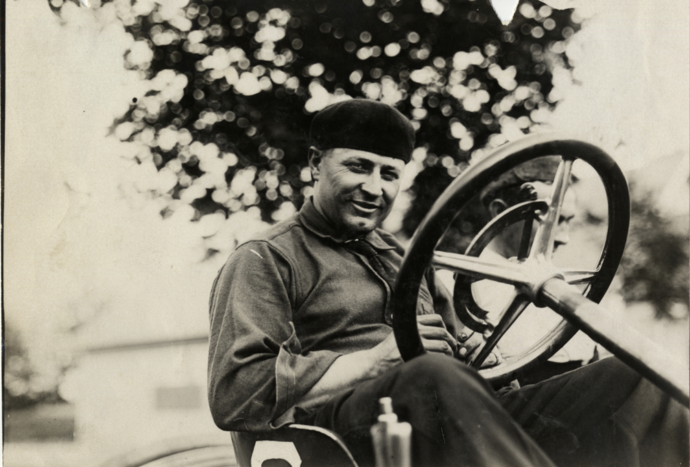 Herbert Lytle in racecar, 1908 Vanderbilt Cup races