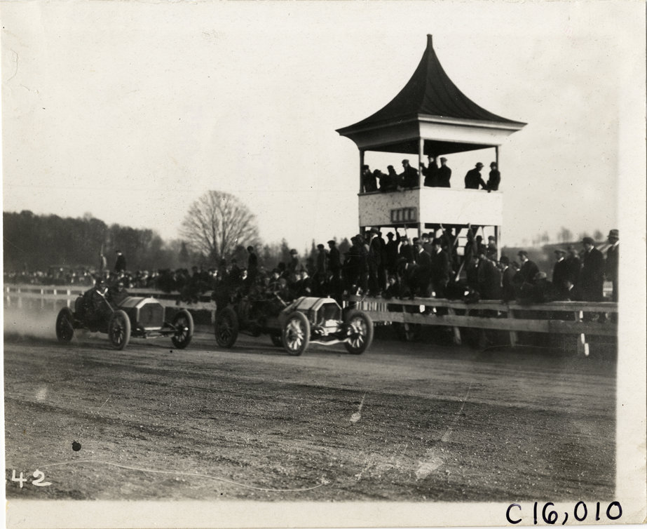 Racecars at starting line, 1911 White Plains races