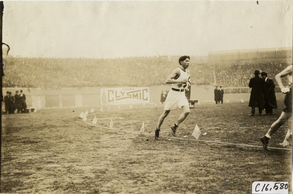 Tom Longboat running in marathon race