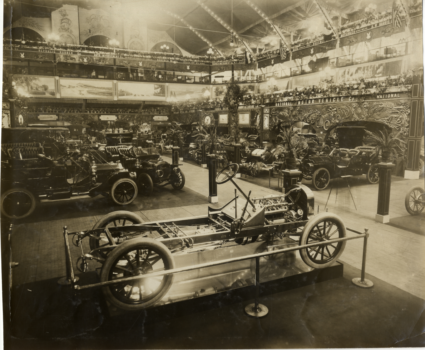 Automobiles and chassis on exhibit, 1909 Chicago Auto Show