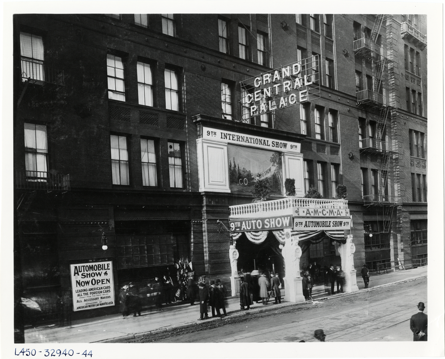 Entrance to Grand Central Palace, 1909 New York Auto Show