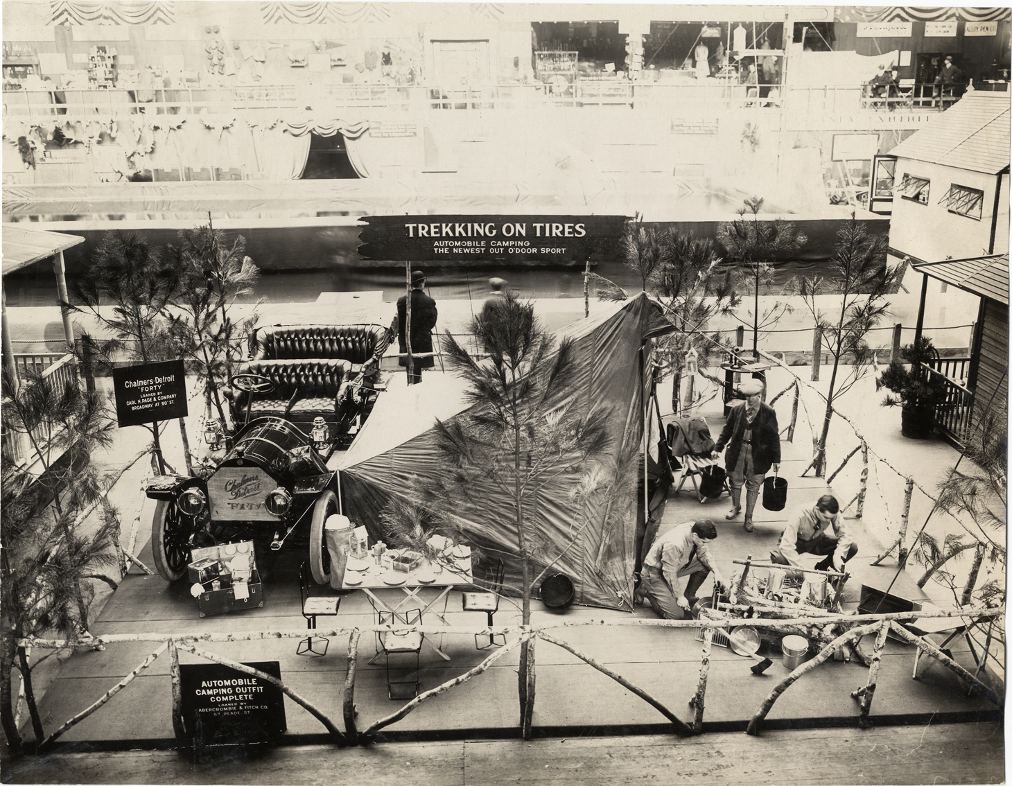 Automobile camping exhibit, 1909 Sportsman's Show