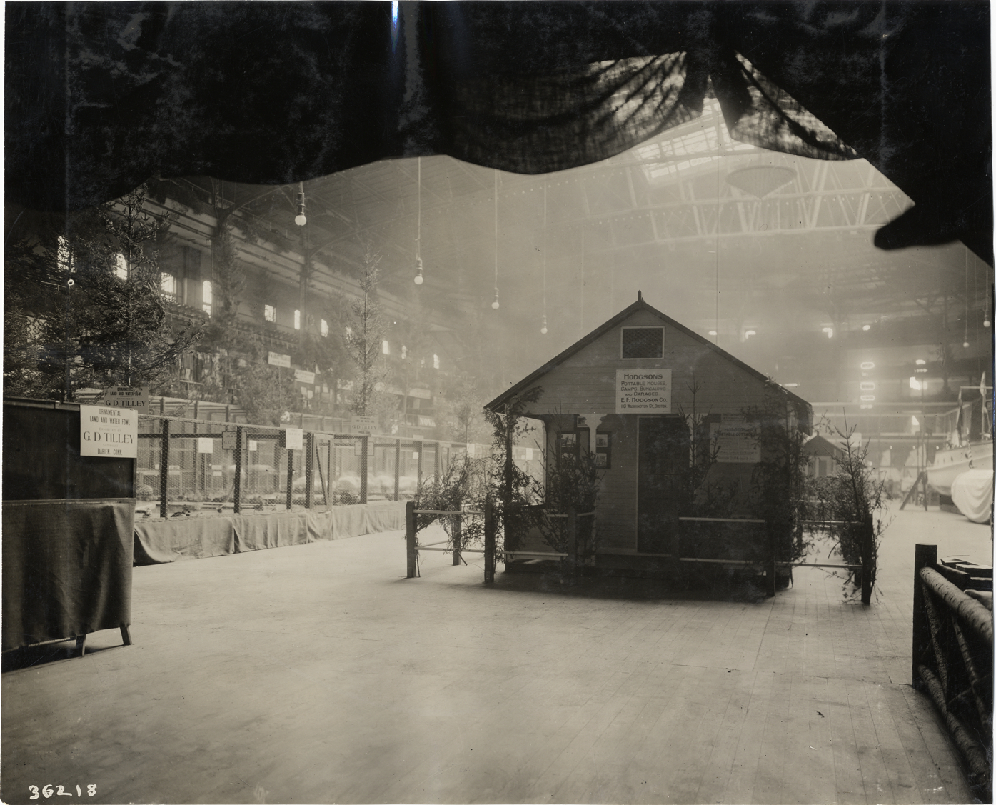 E.F. Hodgson Company exhibit, 1909 Sportsman's Show