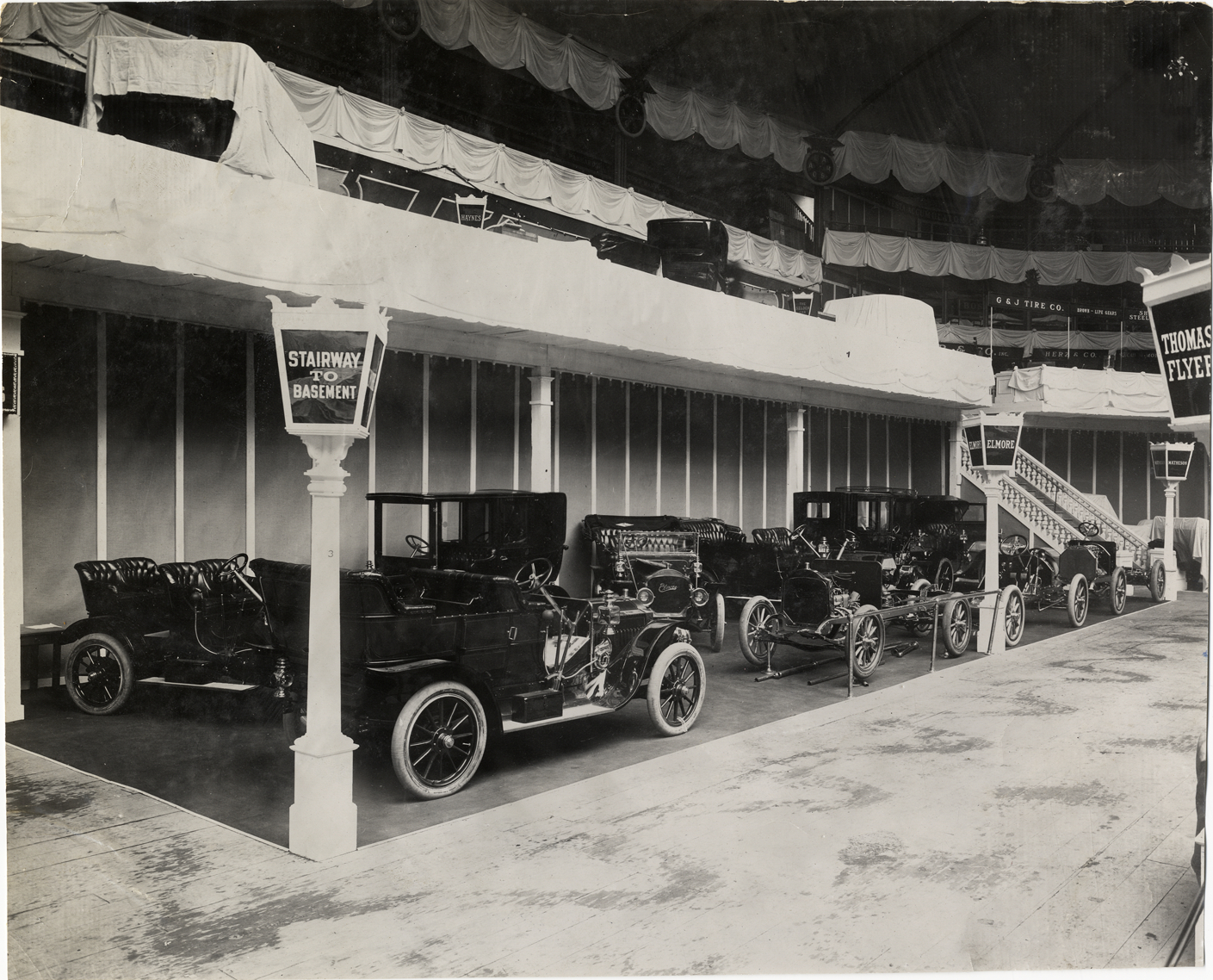 Elmore automobiles on exhibit, 1909 New York Auto Show