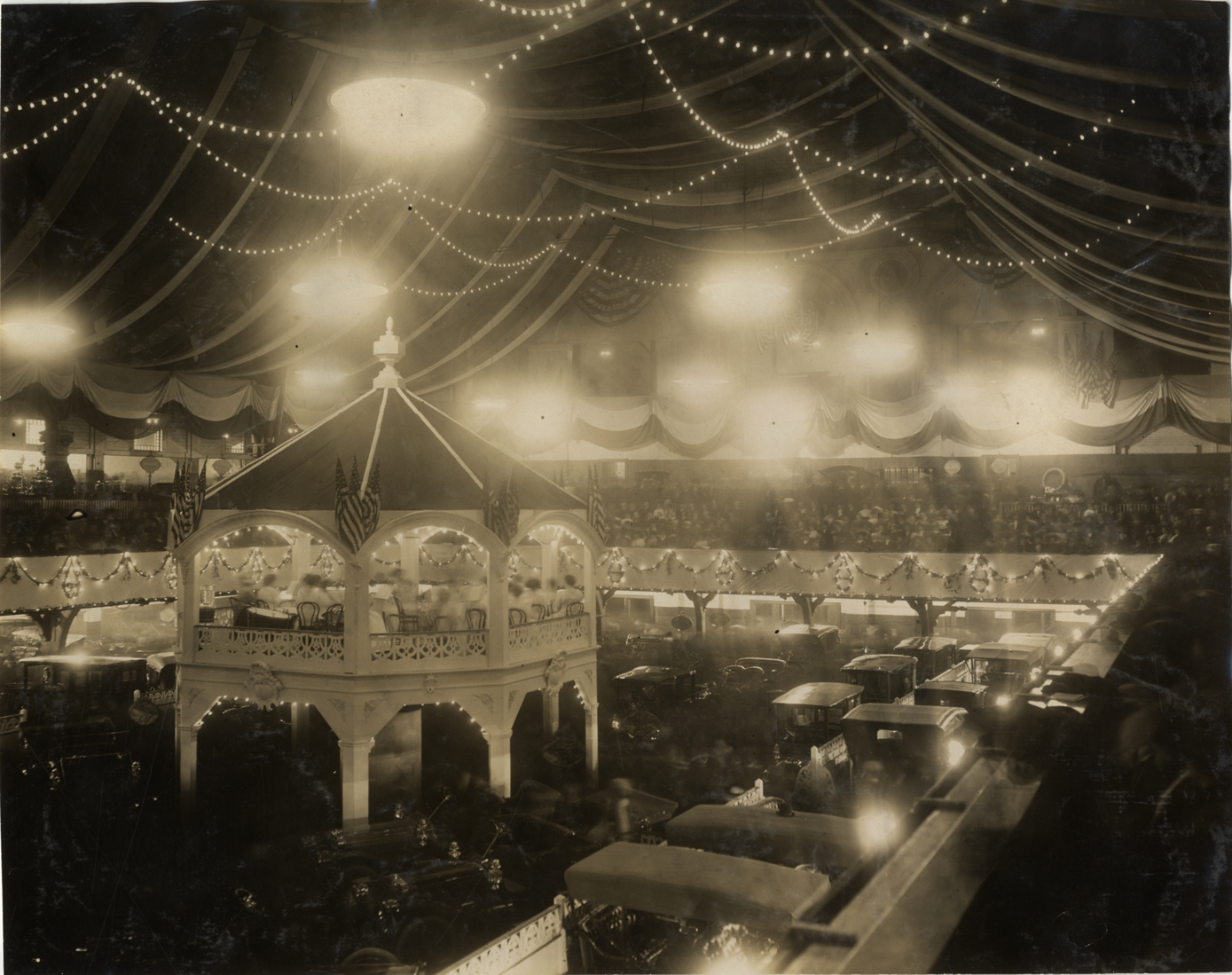 Automobiles on exhibit, 1909 Boston Auto Show