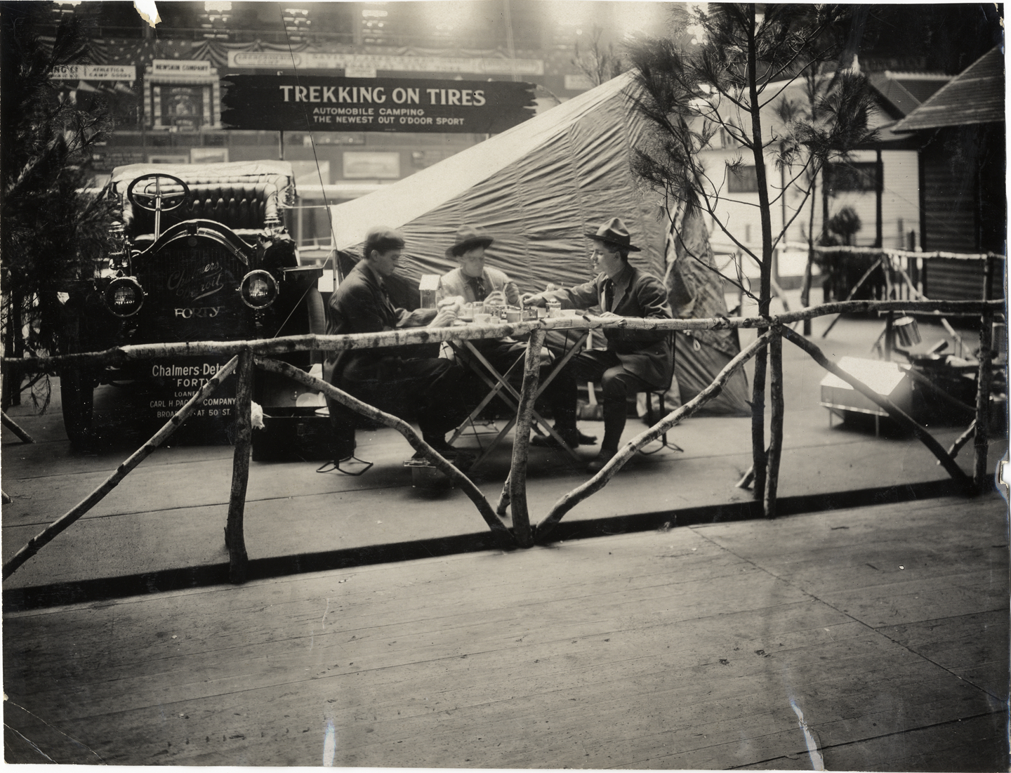 Automobile camping exhibit, 1909 Sportsman's Show
