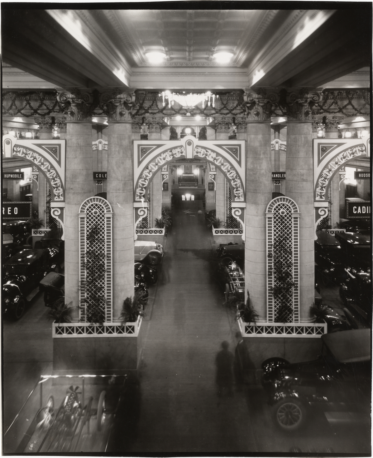 Automobiles on exhibit, 1921 New York Auto Show