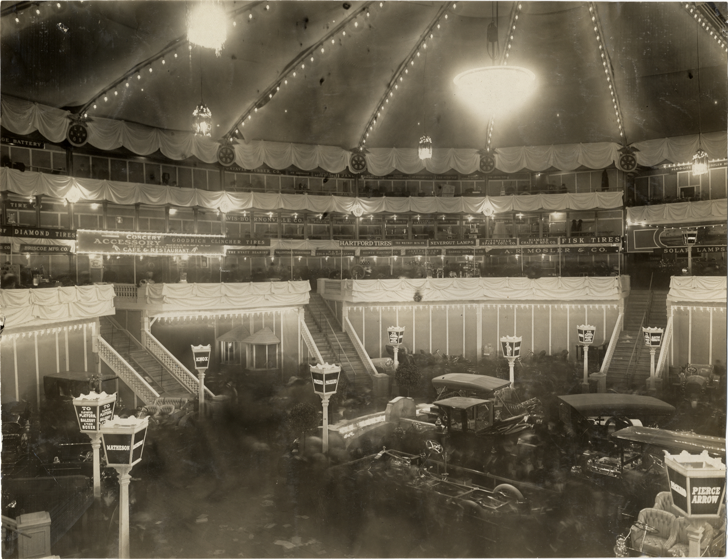 Automobiles on exhibit, 1909 New York Auto Show