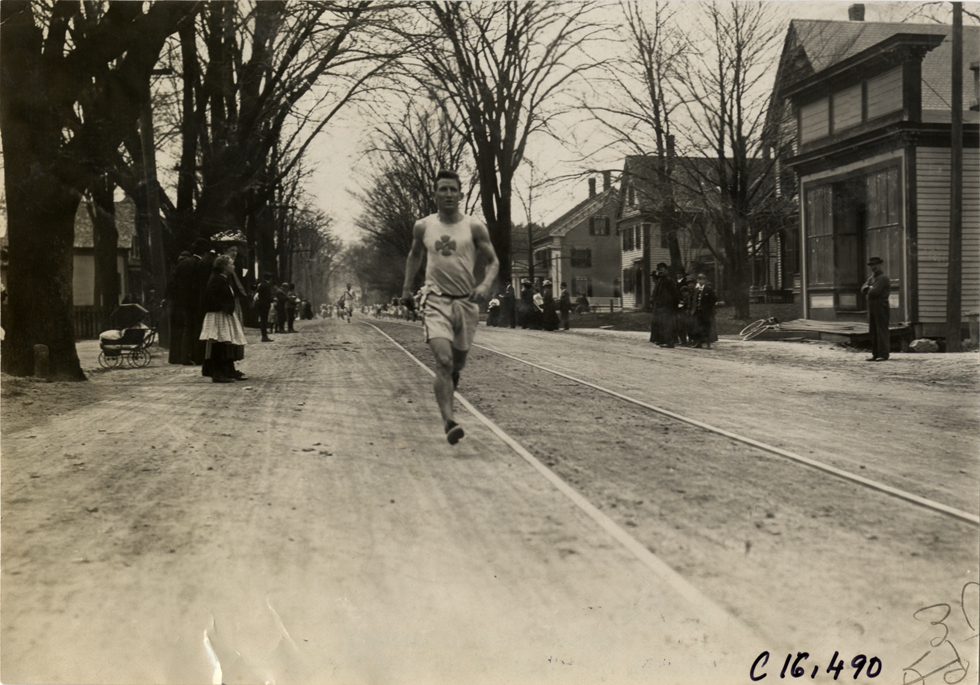 Harry Jensen running in 1909 Boston Marathon