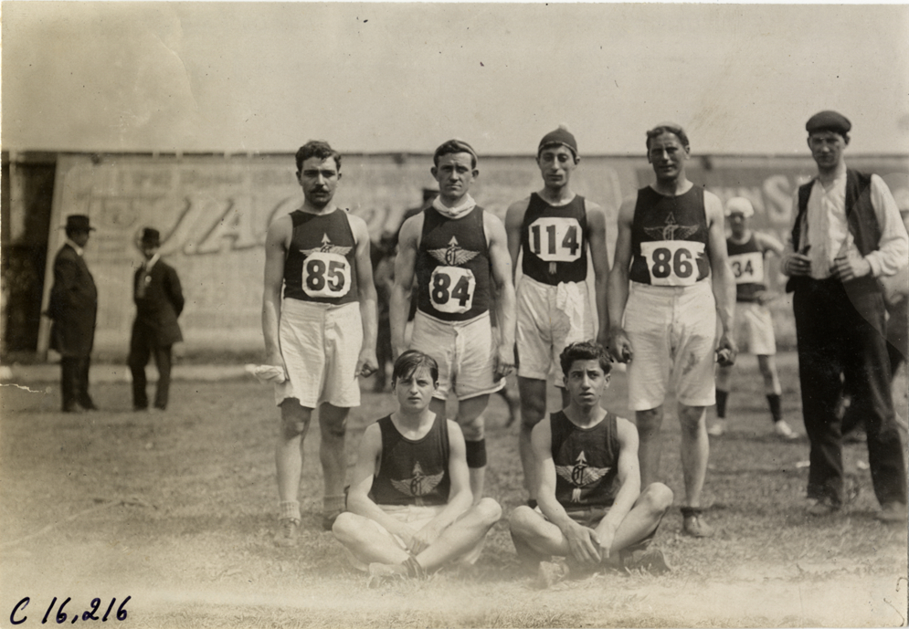 Runners at 1909 New Jersey Marathon