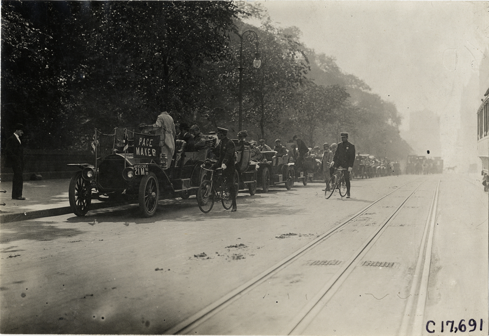 Automobiles lined up on 59th Street, New York, 1909 Catskill-Berkshire Tour