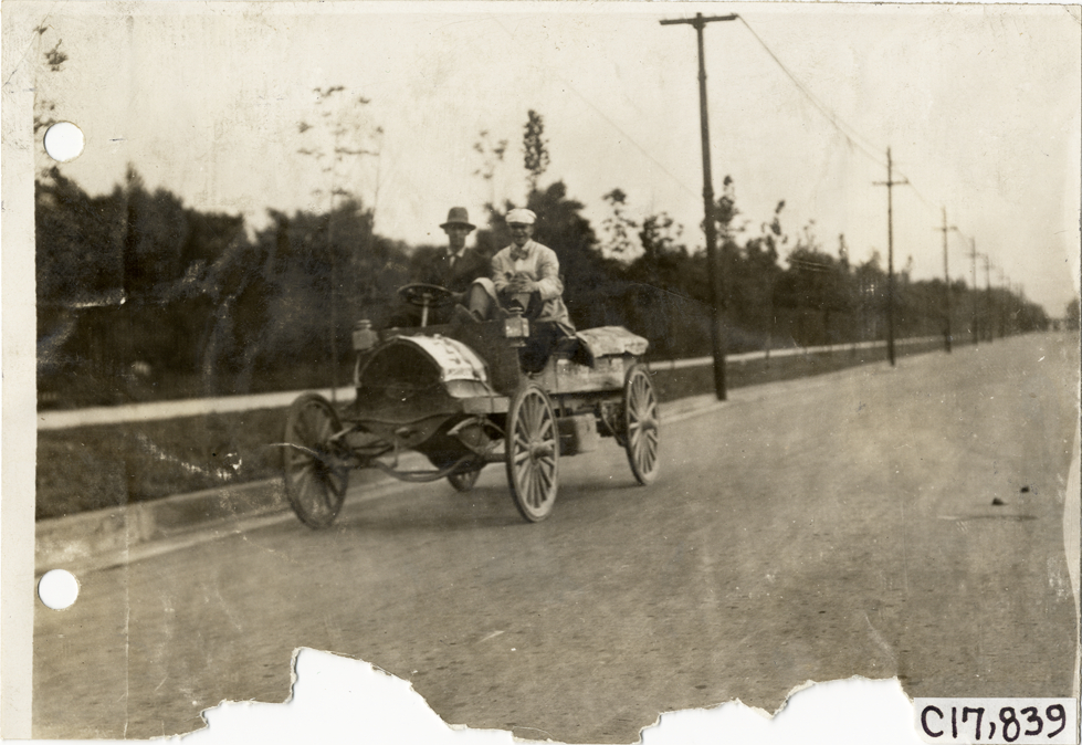 Motorists in Chase truck, 1911 Chicago Reliability Run