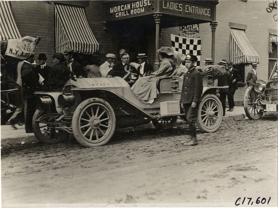 Motorists in automobile in front of Morgan House hotel, 1909 Catskill-Berkshire Tour