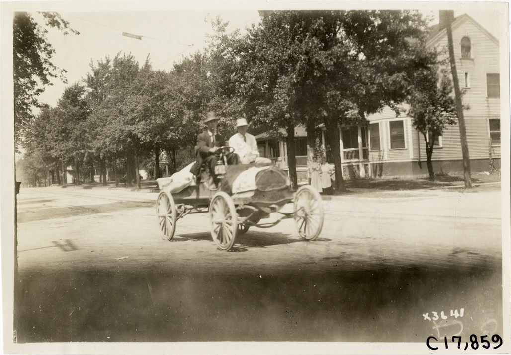 Motorists in Chase truck, 1911 Chicago Reliability Run