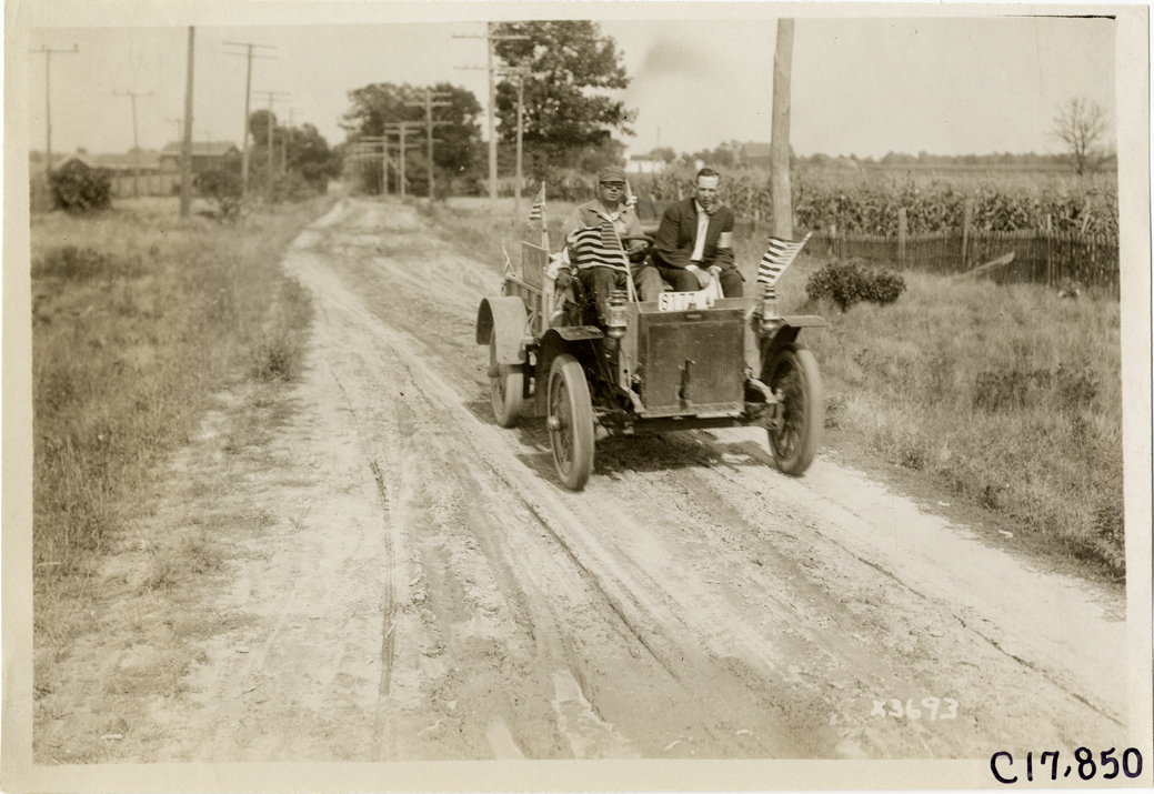 Motorists in Buick truck, 1911 Chicago Reliability Run