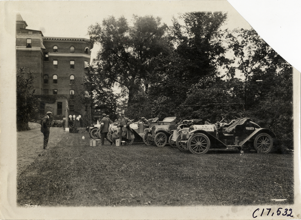 Automobiles parked on lawn, 1911 Buffalo Reliability Run