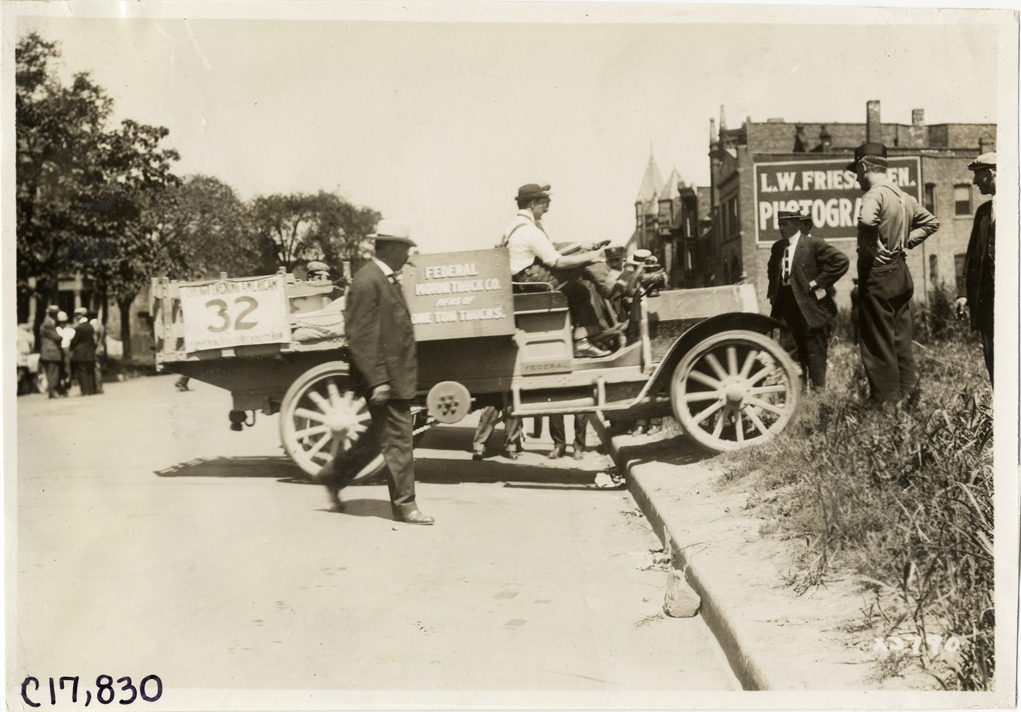 Motorists in Federal truck, 1911 Chicago Reliability Run