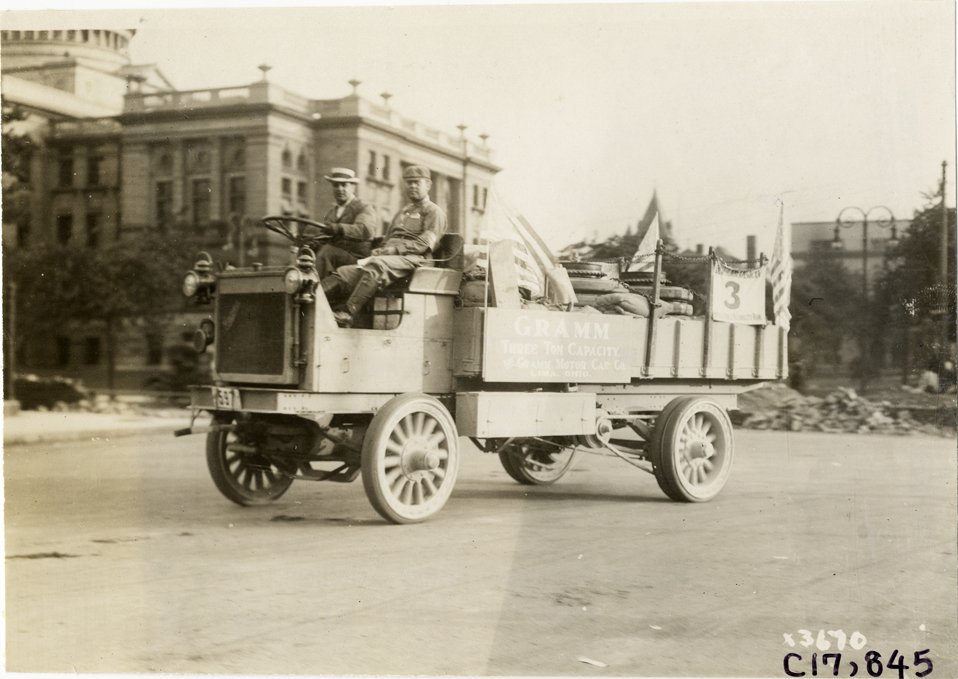 Motorists in Gramm truck at Toledo, Ohio, 1911 Chicago Reliability Run