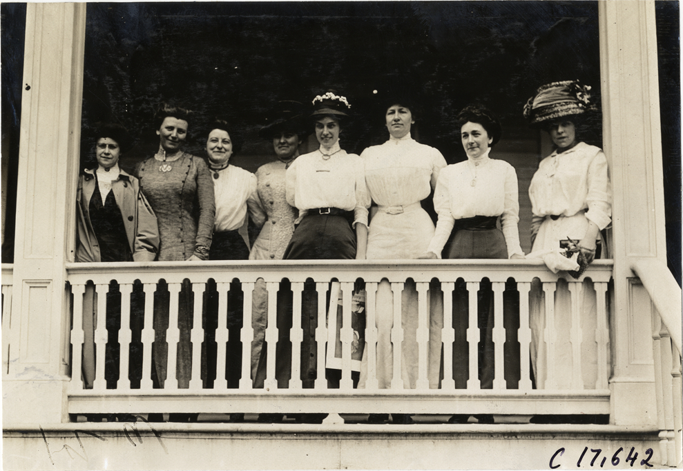 Women posing on porch of Grants House hotel, 1909 Catskill-Berkshire Tour