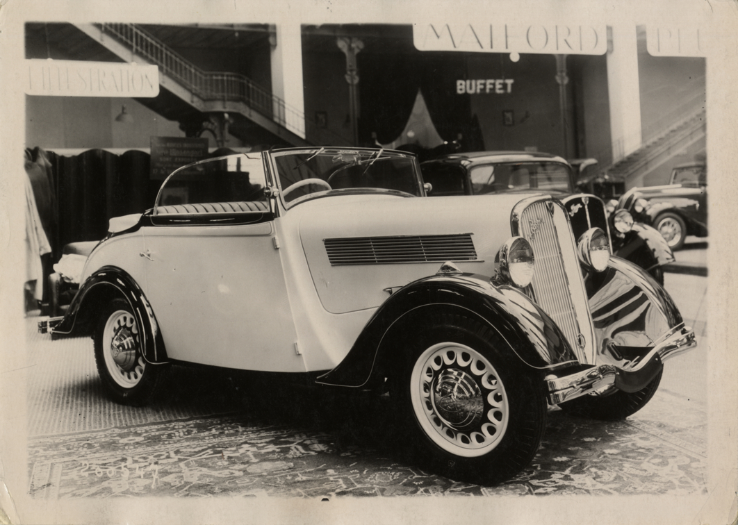 1936 Rosengart Super 5 cabriolet automobile