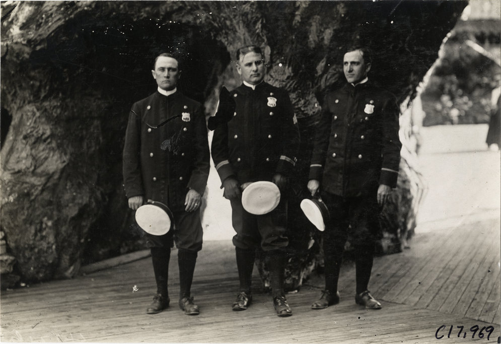 Police escort for Stearns automobile caravan, 1909 Crippled Children's Outing