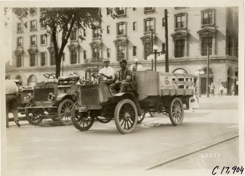 Motorists in Hewitt truck at South Bend, Indiana, 1911 Chicago Reliability Run