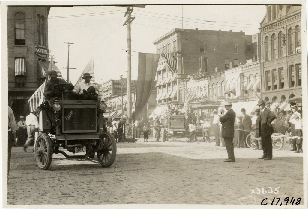 Motorists in Gramm truck, 1911 Chicago Reliability Run