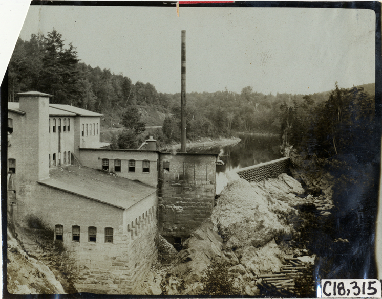 Factory, 1905 Glidden Tour