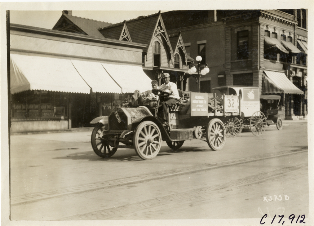 Motorists in Federal truck, 1911 Chicago Reliability Run
